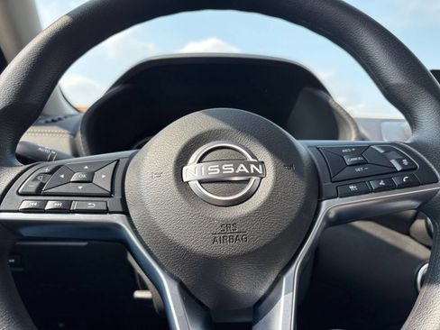 Used 2025 Nissan Sentra SV FWD image 25
