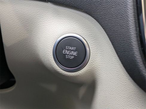 New 2026 Volvo XC40 B5 Plus w/ Protection Package Premier image 42