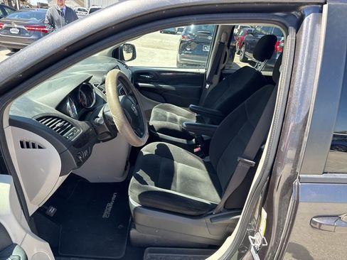 Used 2017 Dodge Grand Caravan SE w/ Power Window Group FWD image 6