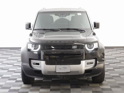 Used 2025 Land Rover Defender 110 S image 22