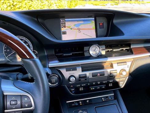 Used 2017 Lexus ES 350 image 6