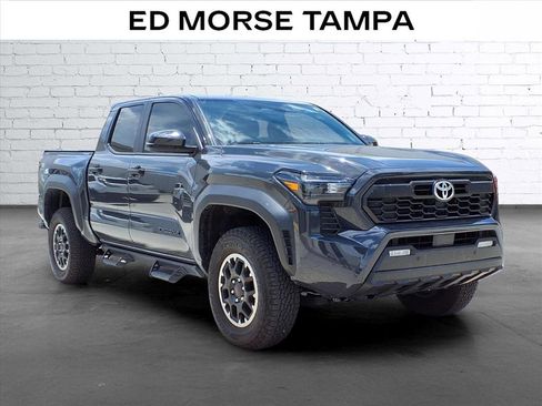 Used 2024 Toyota Tacoma TRD Off-Road w/ TRD Off Road Upgrade Package AWD/4WD image 5