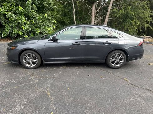 Used 2024 Honda Accord EX image 2