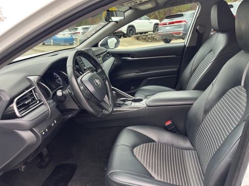 Used 2023 Toyota Camry SE image 7