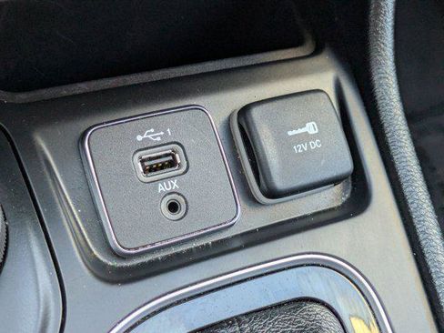 Certified 2023 Jeep Cherokee Altitude Lux image 18