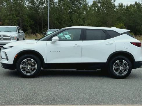 Used 2025 Chevrolet Blazer LT FWD image 5