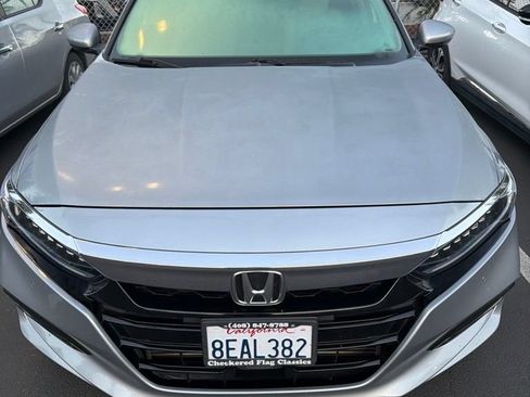 Used 2018 Honda Accord Touring image 1