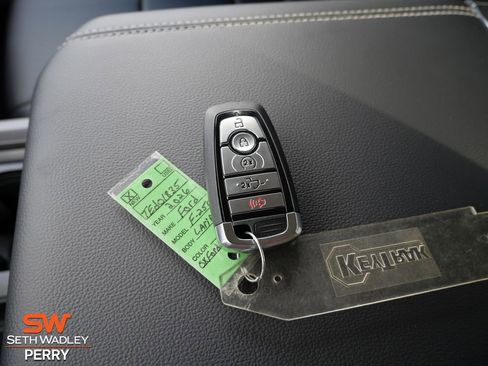 New 2026 Ford F250 Lariat w/ Lariat Premium Package image 17