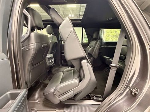 Used 2025 Ford Expedition Platinum w/ Stealth Appearance Package AWD/4WD image 21