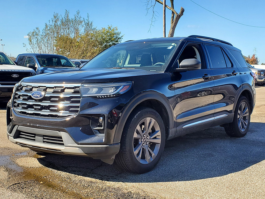 Used 2025 Ford Explorer Active w/ Active Comfort Package AWD/4WD image 1