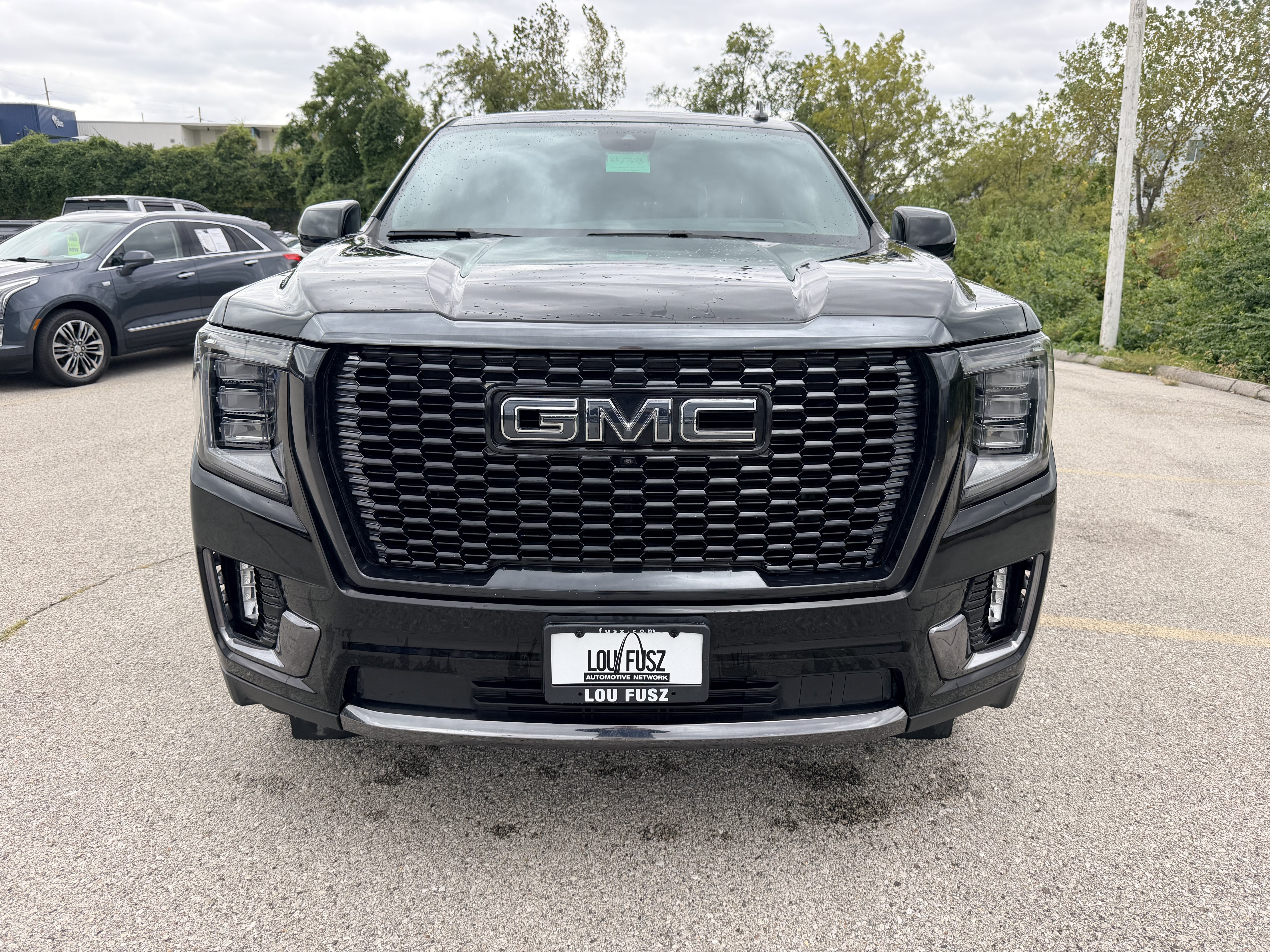 Used 2023 GMC Yukon XL Denali Ultimate AWD/4WD image 2
