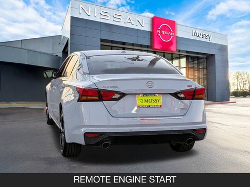 Certified 2023 Nissan Altima 2.5 SR image 7