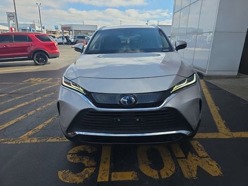 Used 2021 Toyota Venza XLE w/ Softex Package image 10