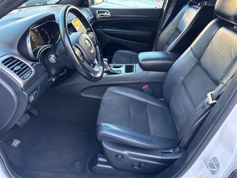 Used 2020 Jeep Grand Cherokee Altitude image 25