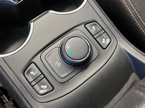 Used 2018 GMC Terrain SLE w/ Driver Convenience Package image 29