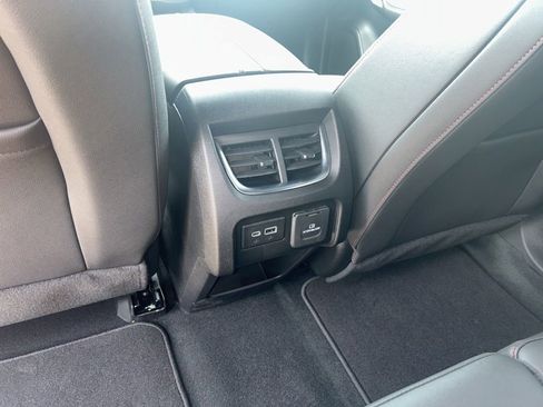 Used 2025 Chevrolet Blazer RS w/ Enhanced Convenience Package FWD image 16