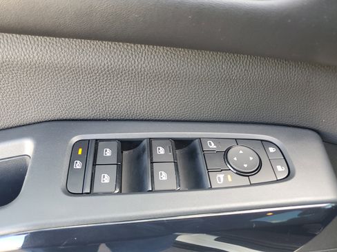 Used 2024 Nissan Pathfinder S image 26