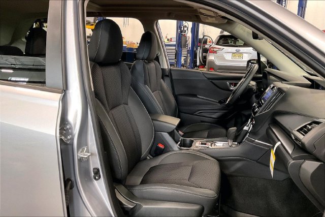 Used 2024 Subaru Forester Premium AWD/4WD image 7