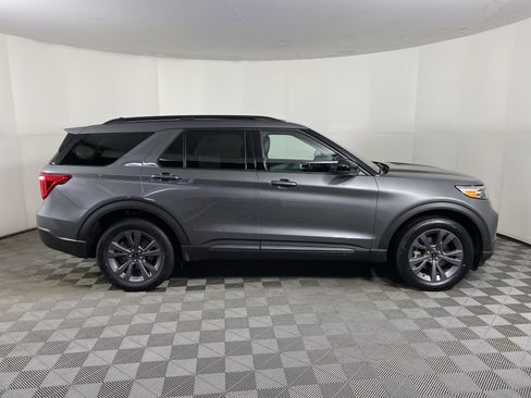 Used 2023 Ford Explorer XLT w/ Equipment Group 202A image 6