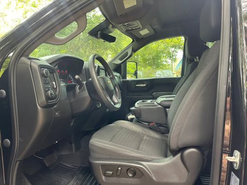Used 2024 Chevrolet Silverado 2500 Custom w/ Custom Value Package AWD/4WD image 16