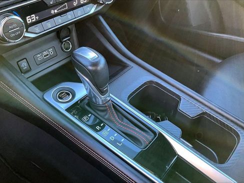 Used 2025 Nissan Sentra SR w/ SR Premium Package image 30