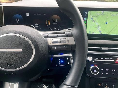 Used 2025 Hyundai Tucson Limited image 12