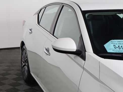 Used 2023 Nissan Altima 2.5 SV image 14