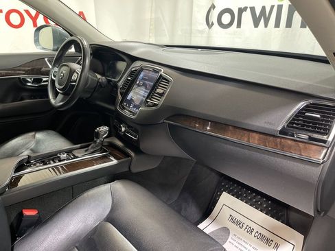 Used 2016 Volvo XC90 T6 Momentum image 10