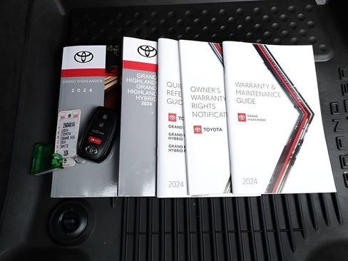 Certified 2024 Toyota Grand Highlander XLE image 45