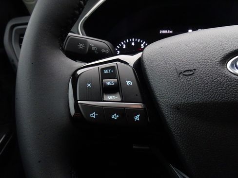 Used 2022 Ford Escape SE w/ Cold Weather Package image 13