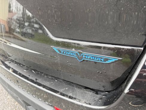 Used 2023 Jeep Grand Cherokee Trailhawk w/ Luxury Tech Group III image 8