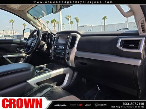 Used 2017 Nissan Titan PRO-4X w/ Pro-4x Convenience Package AWD/4WD image 16