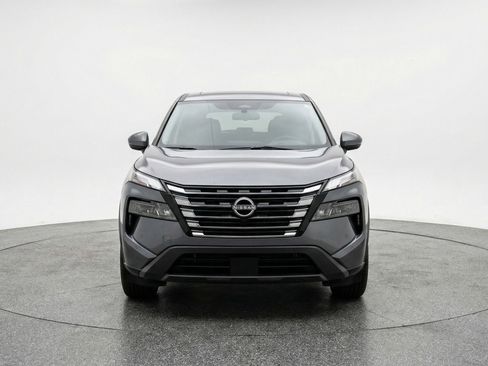 Used 2025 Nissan Rogue SV AWD/4WD image 2