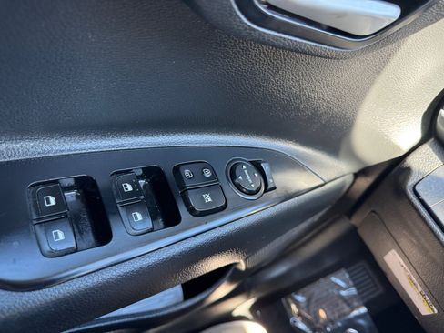 Used 2022 Kia Rio S image 19