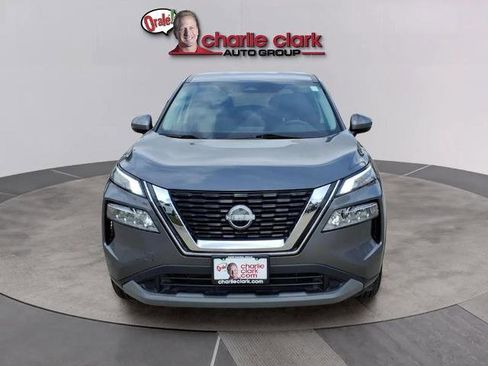 Certified 2022 Nissan Rogue SV image 8