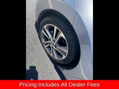 Used 2017 Hyundai Elantra Limited FWD image 7