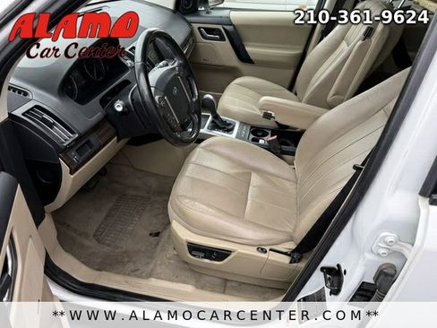 Used 2014 Land Rover LR2 HSE image 21