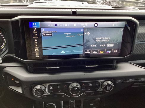 Used 2024 Jeep Wrangler Unlimited Rubicon 4xe image 15