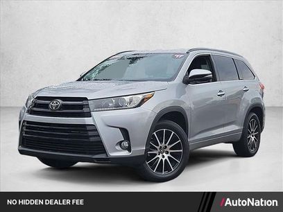 Used 2017 Toyota Highlander SE