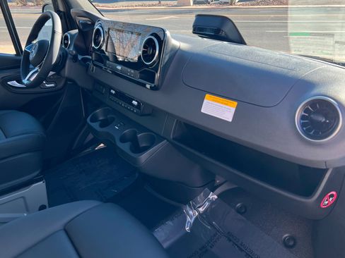 New 2025 Mercedes-Benz Sprinter 2500 image 22