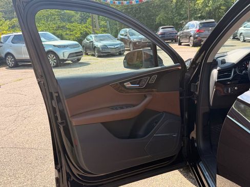 Used 2018 Audi Q7 3.0T Prestige AWD/4WD image 17