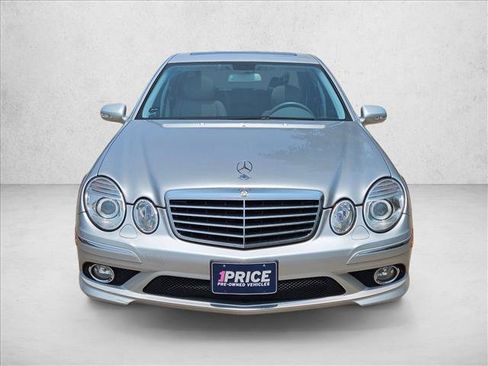 Used 2009 Mercedes-Benz E 350 Sedan image 2