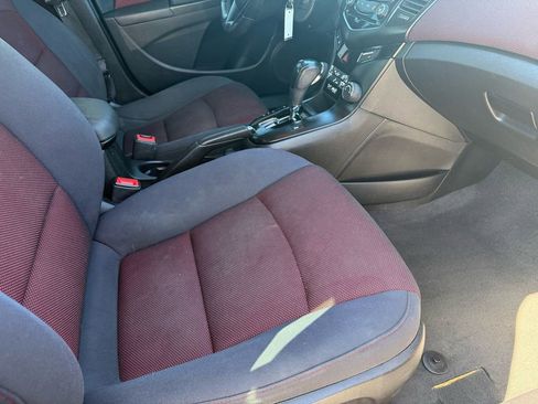 Used 2014 Chevrolet Cruze LT image 24