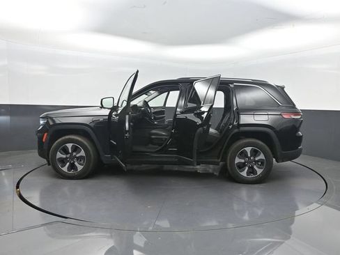 Used 2022 Jeep Grand Cherokee Limited 4xe w/ Luxury Tech Group II AWD/4WD image 40