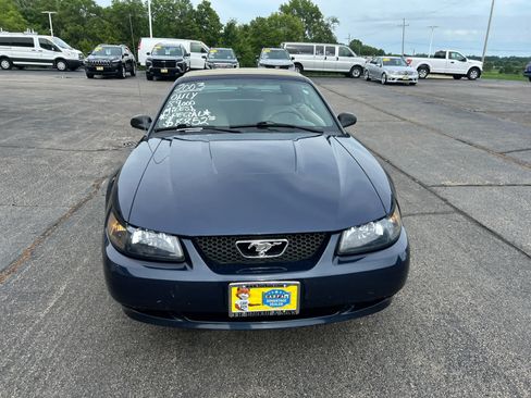 Used 2003 Ford Mustang Convertible RWD image 13