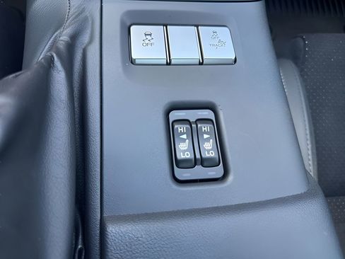 Used 2024 Toyota GR86 Premium RWD image 19