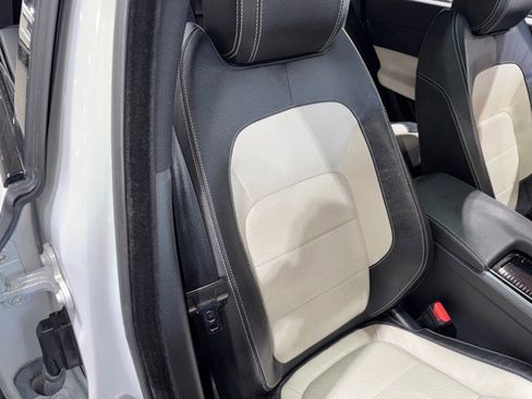 Used 2016 Jaguar XF R-Sport image 63