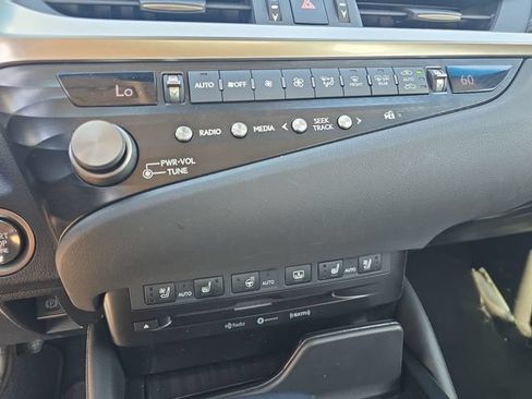 Used 2021 Lexus ES 350 w/ Accessory Package 2 FWD image 31