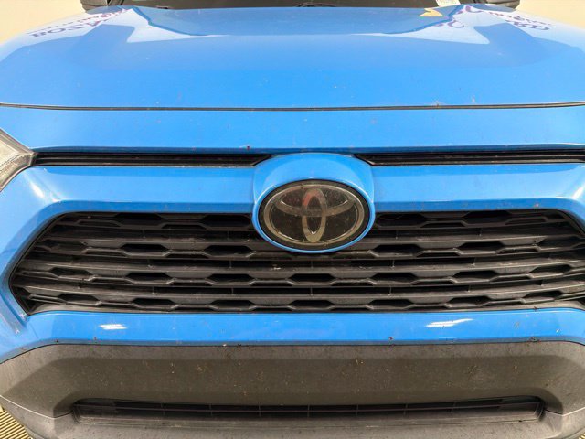 Used 2019 Toyota RAV4 LE FWD image 4