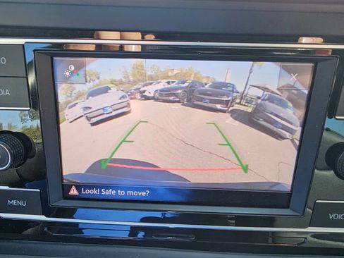 Used 2024 Volkswagen Jetta SE FWD image 30